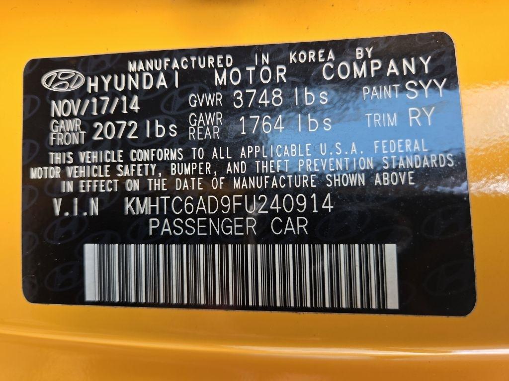 Hyundai Veloster Base 2015