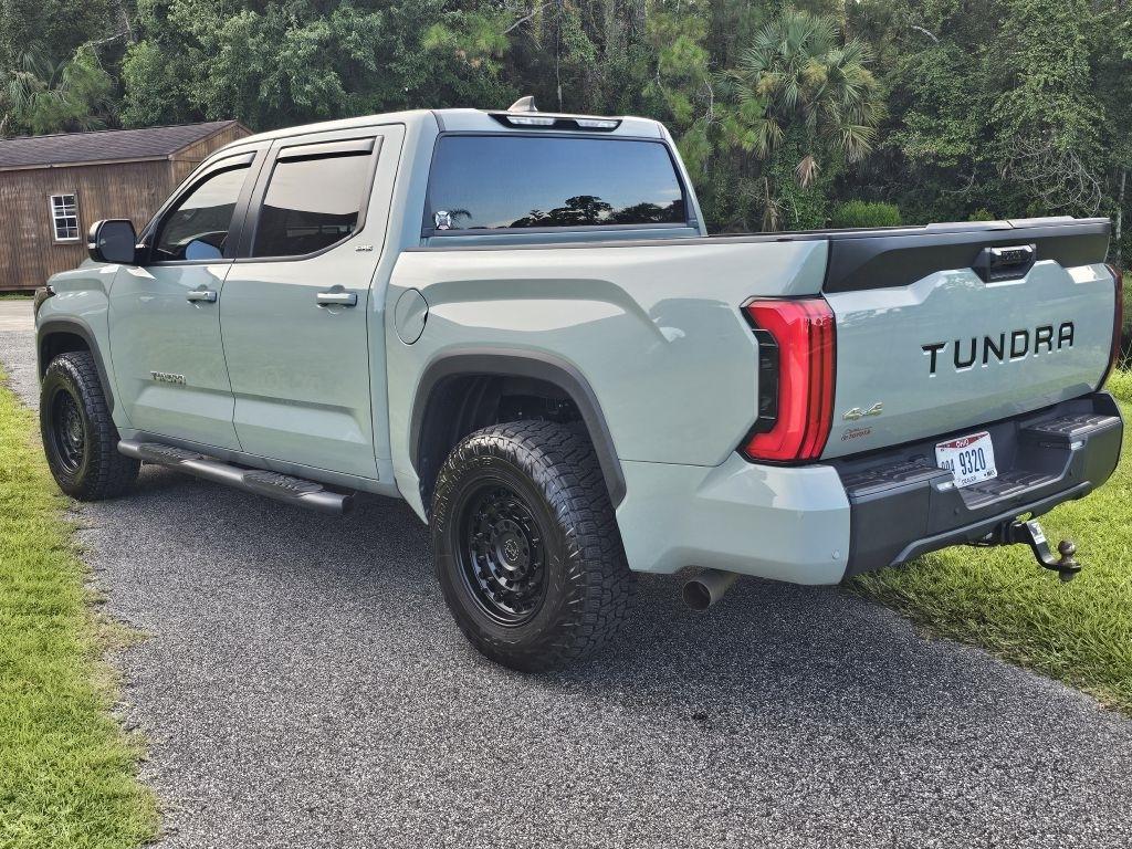 Toyota Tundra SR5 CrewMax 4WD 2024