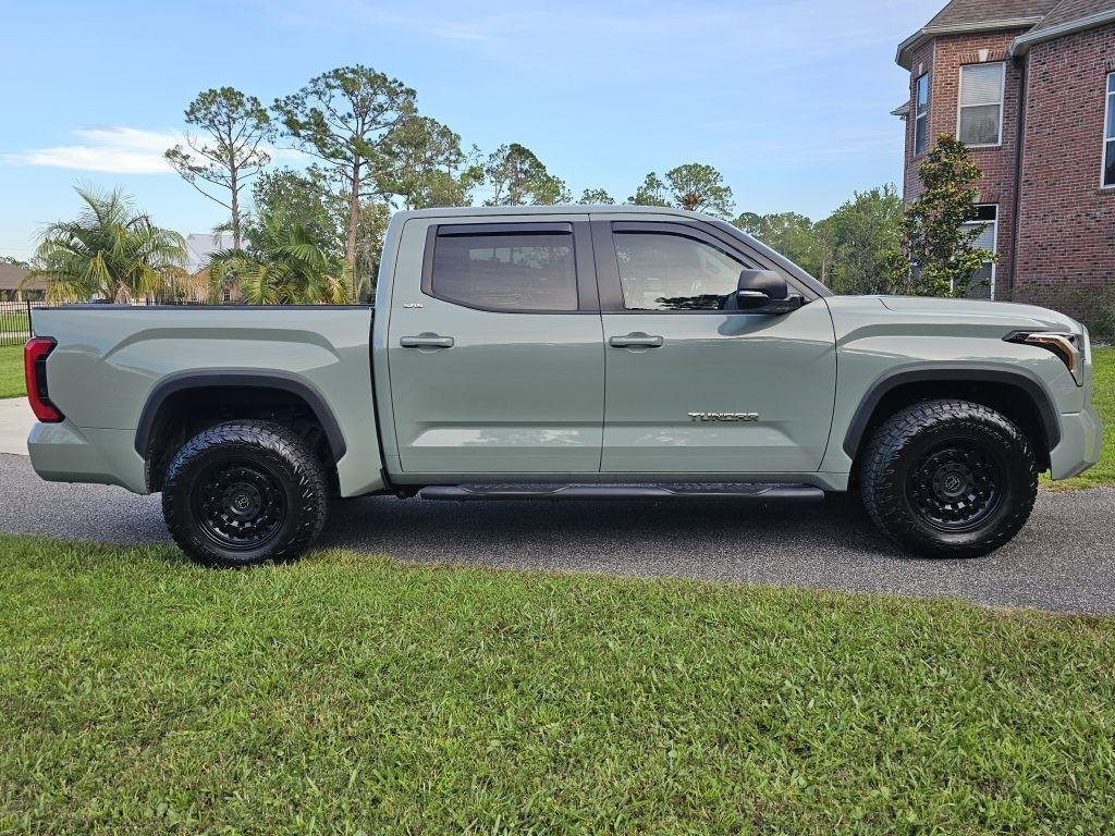 Toyota Tundra SR5 CrewMax 4WD 2024
