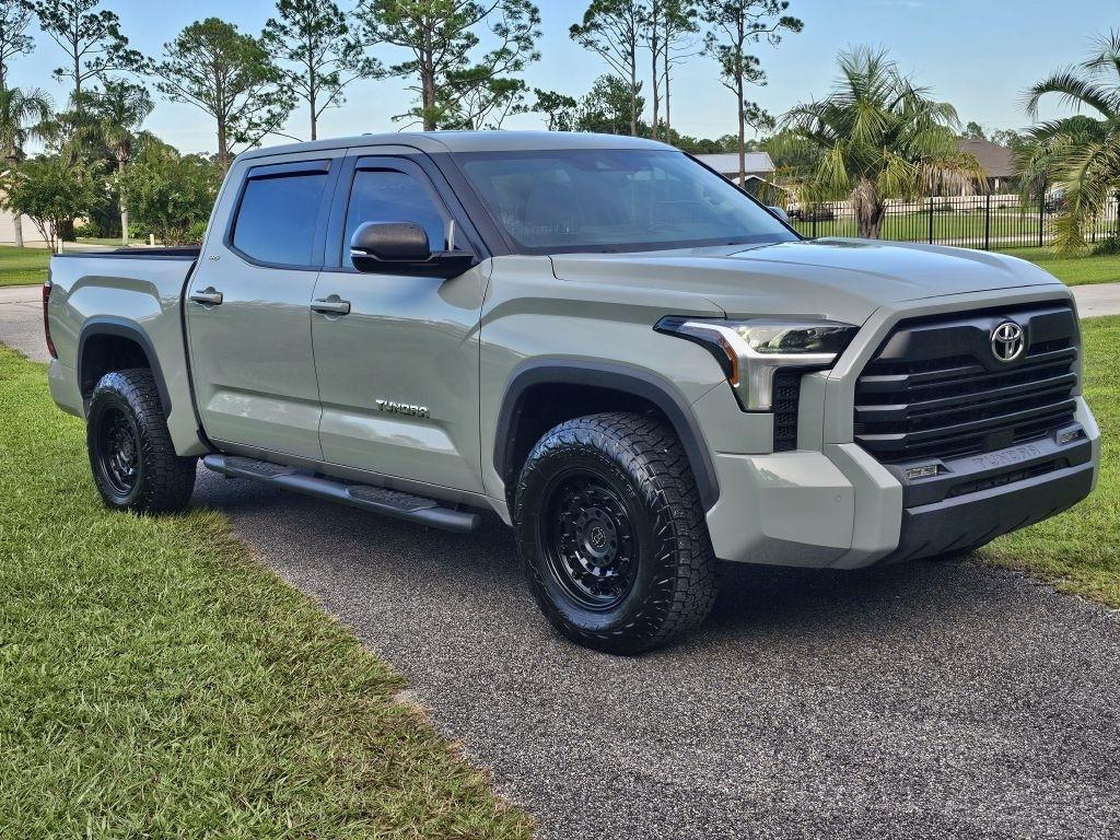 Toyota Tundra SR5 CrewMax 4WD 2024