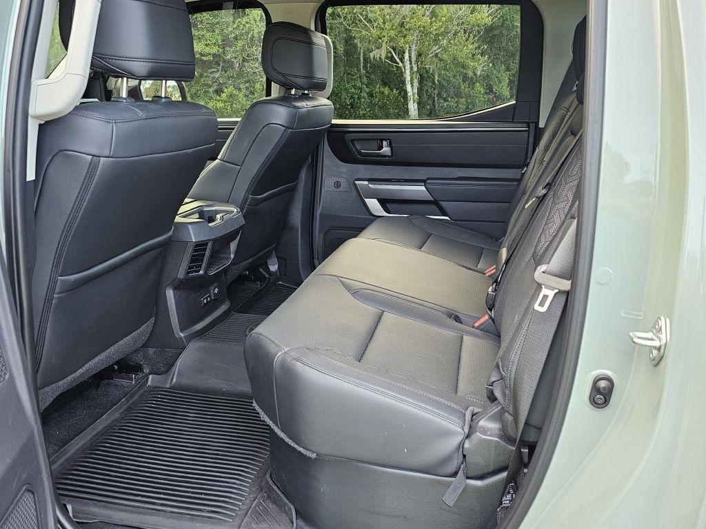 Toyota Tundra SR5 CrewMax 4WD 2024