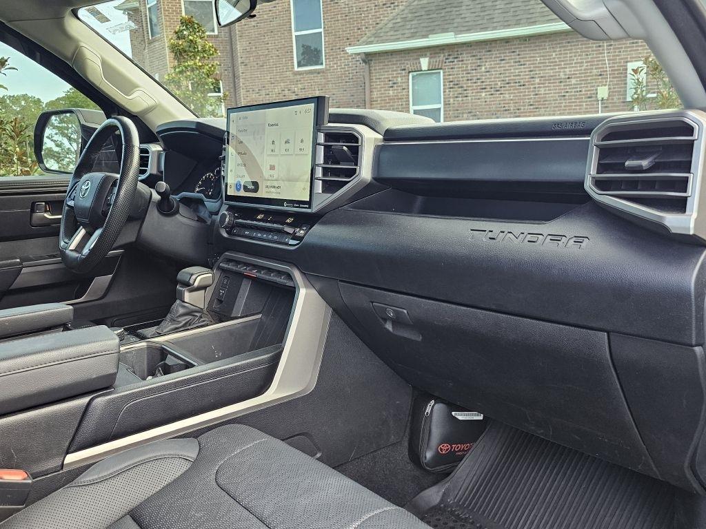 Toyota Tundra SR5 CrewMax 4WD 2024