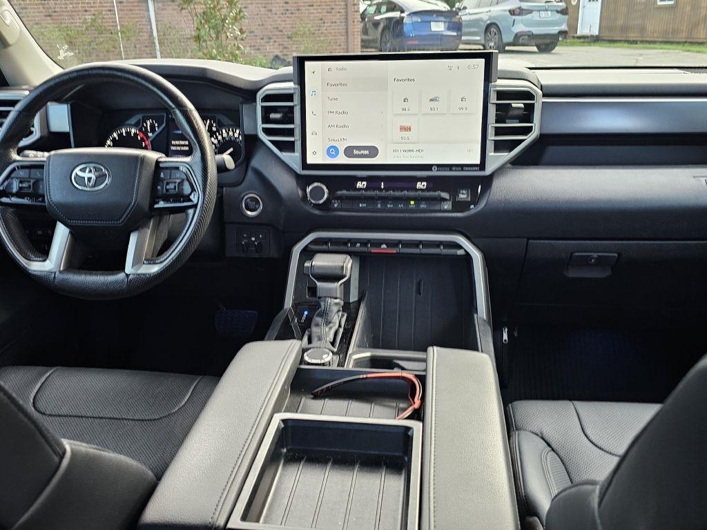 Toyota Tundra SR5 CrewMax 4WD 2024