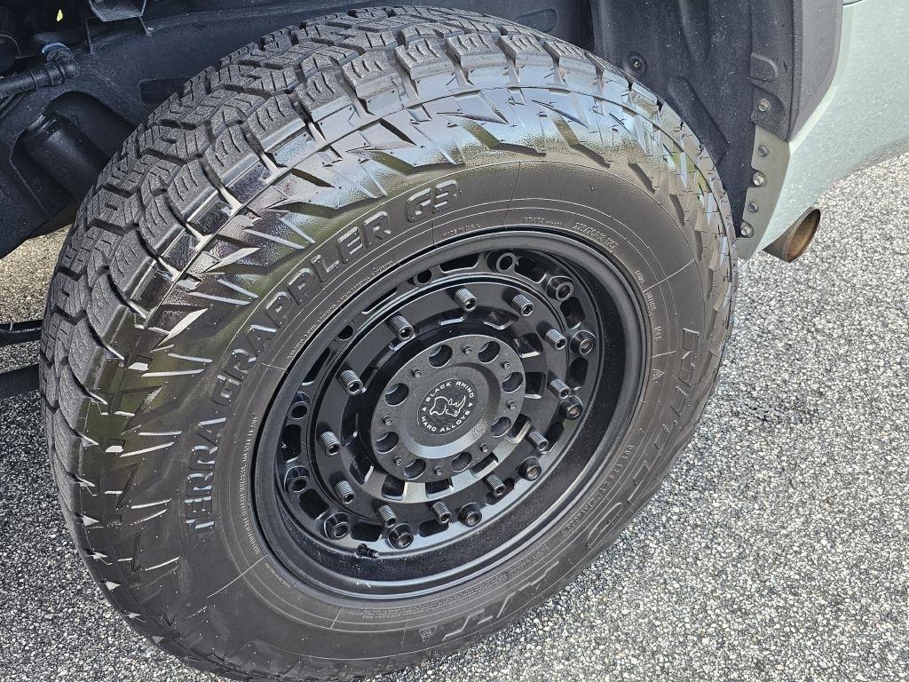 Toyota Tundra SR5 CrewMax 4WD 2024