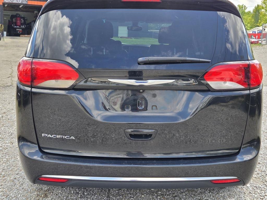 Chrysler Pacifica Touring-L 2017