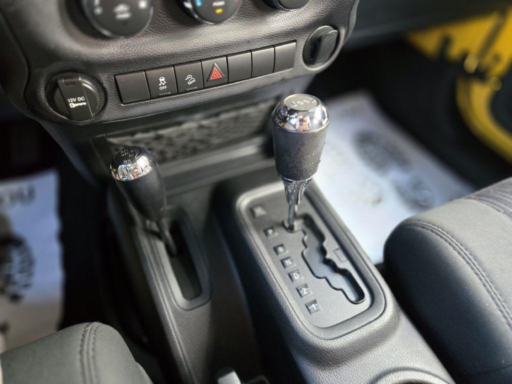 Jeep Wrangler Sport 4WD 2011