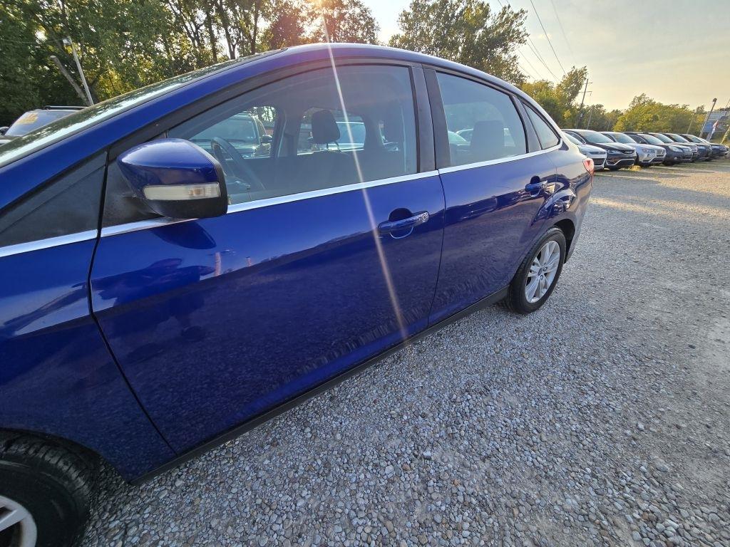 Ford Focus SEL Sedan 2012