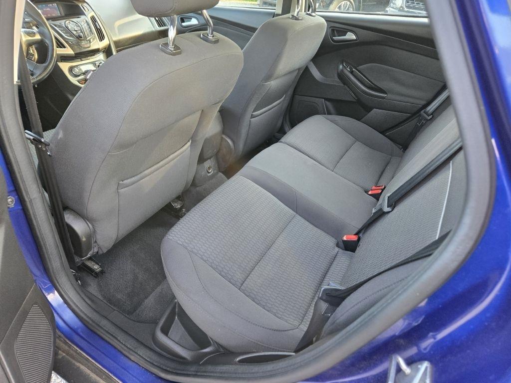 Ford Focus SEL Sedan 2012