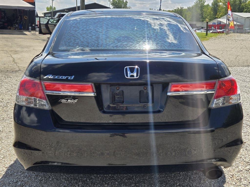 Honda Accord LX sedan AT 2011
