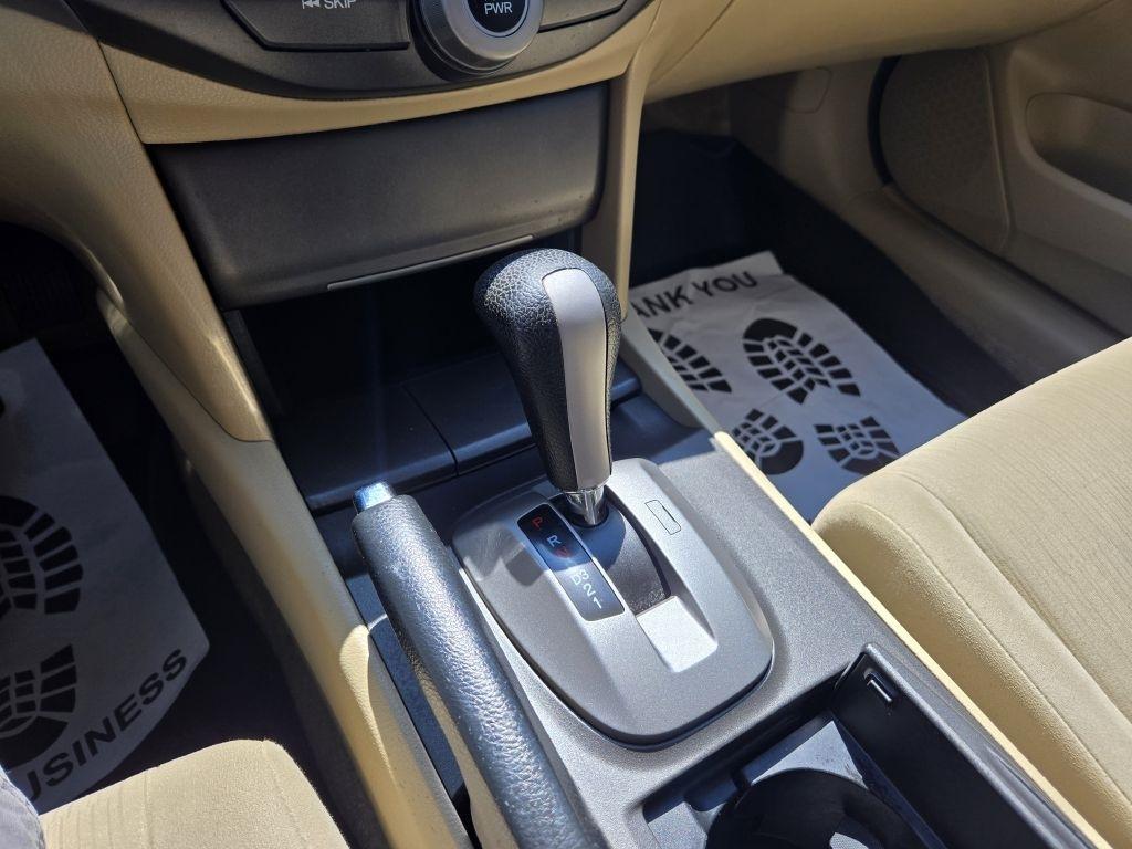 Honda Accord LX sedan AT 2011