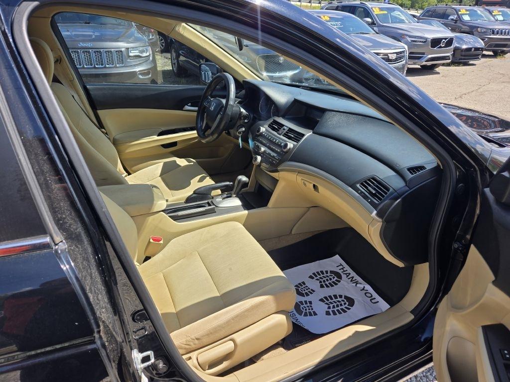 Honda Accord LX sedan AT 2011