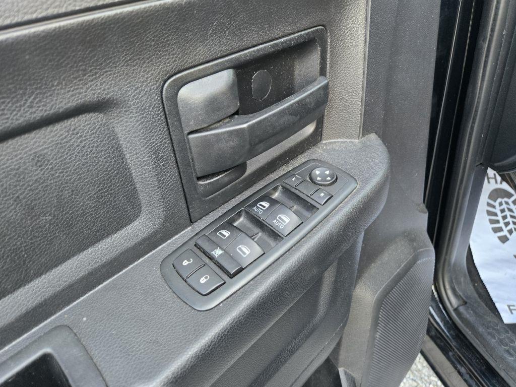 RAM 1500 Tradesman Quad Cab 4WD 2014