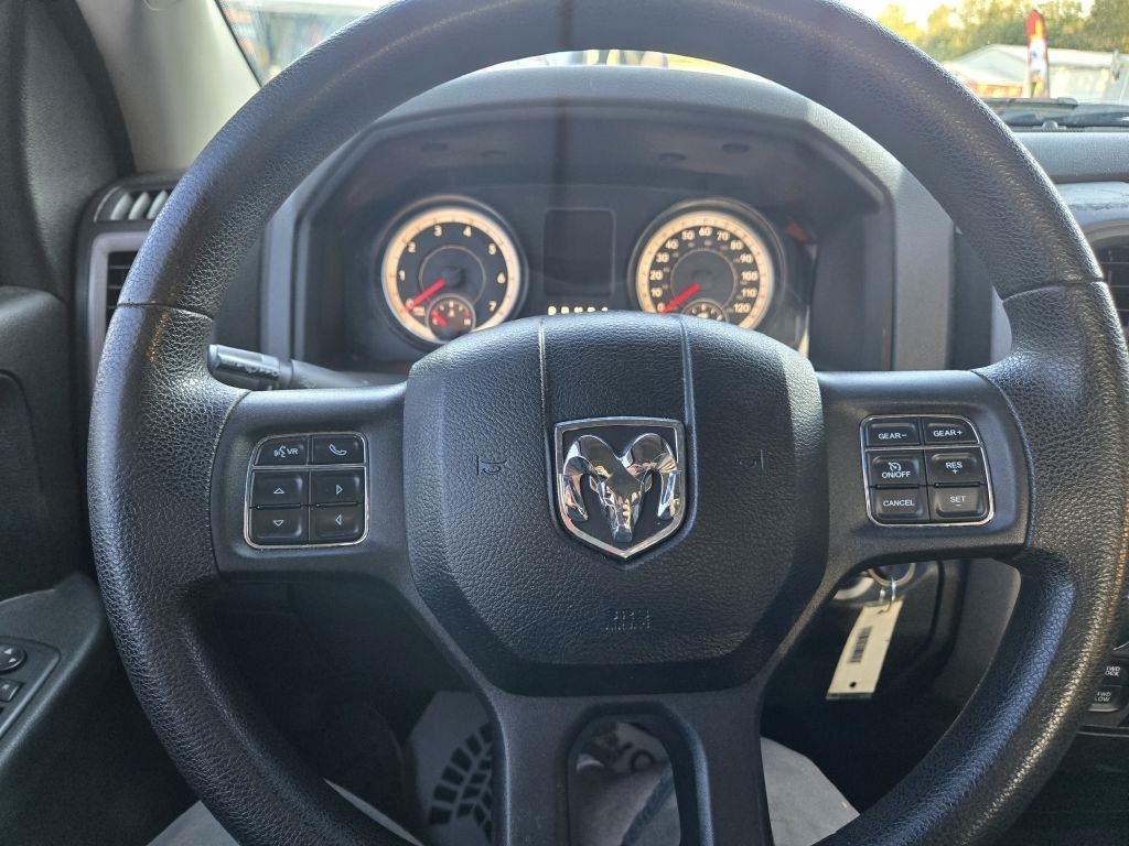 RAM 1500 Tradesman Quad Cab 4WD 2014