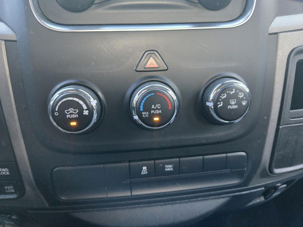 RAM 1500 Tradesman Quad Cab 4WD 2014