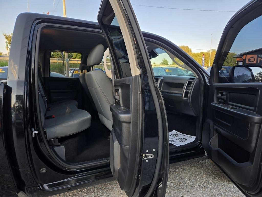 RAM 1500 Tradesman Quad Cab 4WD 2014