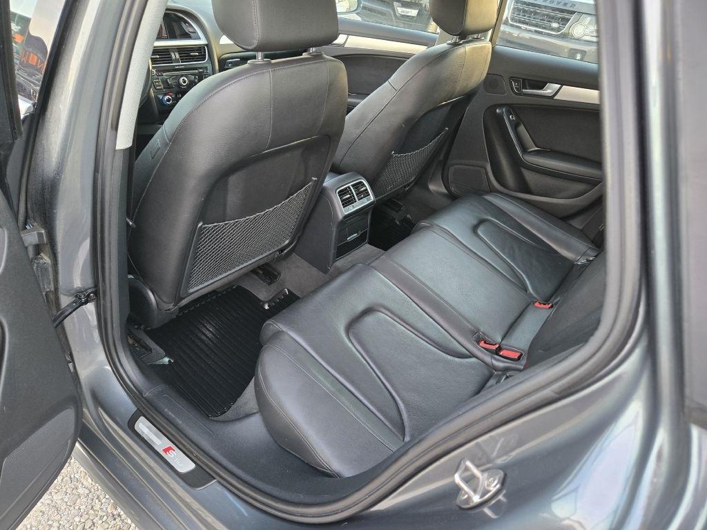 Audi A4 2.0T Premium quattro Sedan AWD 8A 2016