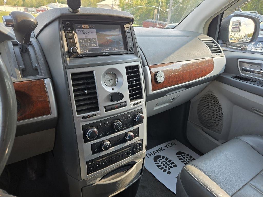 Chrysler Town & Country Touring 2009