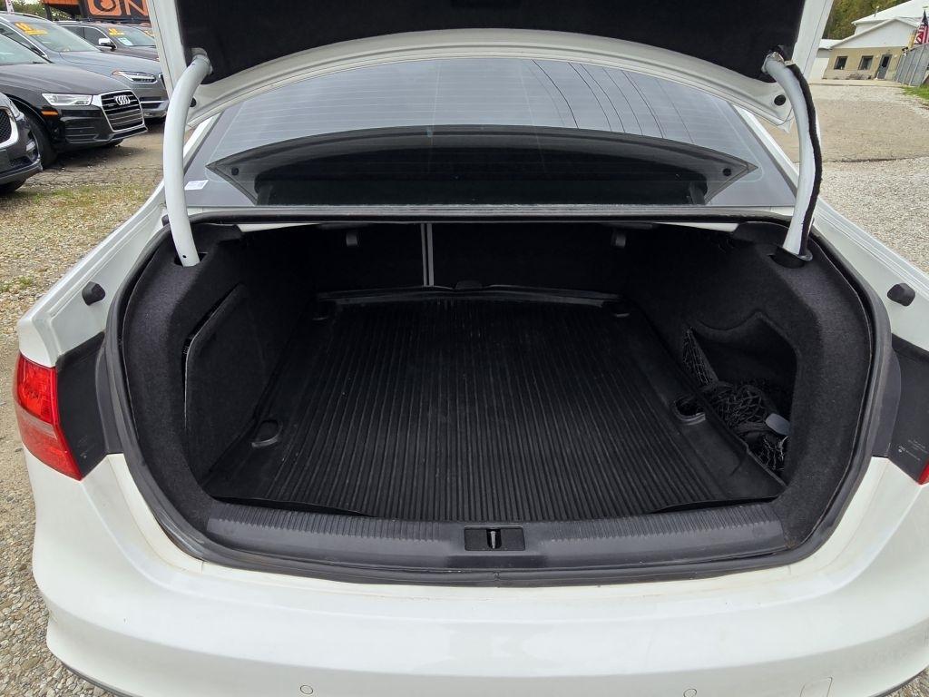 Audi A4 2.0T Sedan quattro Tiptronic 2015