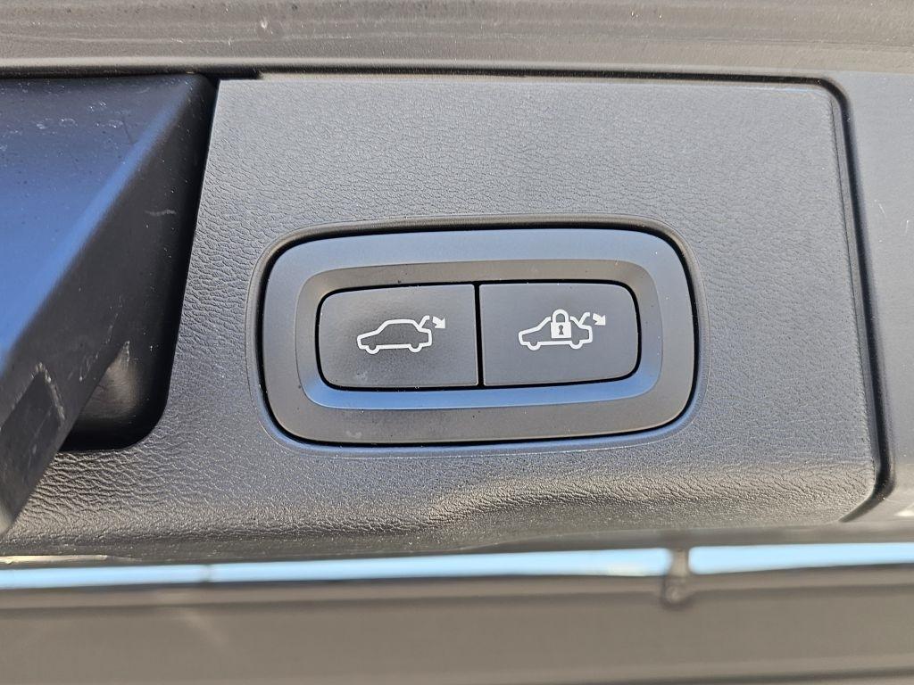 Volvo XC60 T6 Momentum AWD 2019