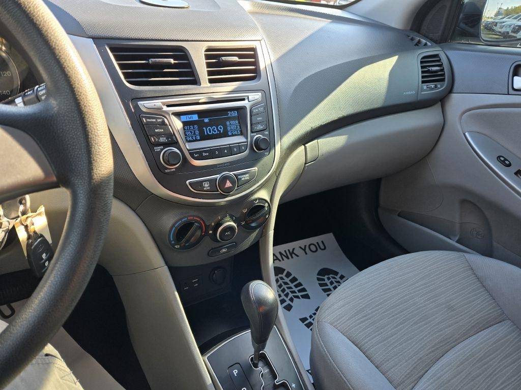 Hyundai Accent SE 4-Door 6A 2017
