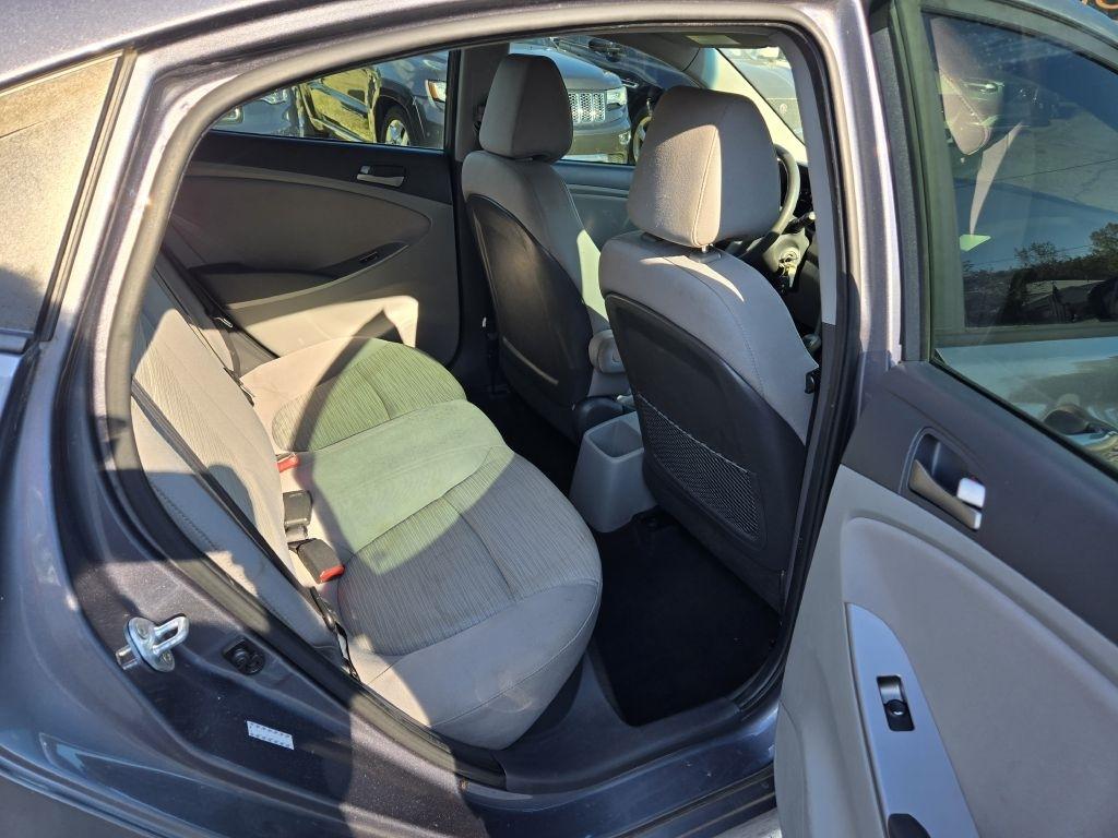 Hyundai Accent SE 4-Door 6A 2017