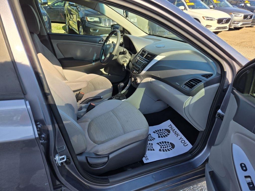 Hyundai Accent SE 4-Door 6A 2017