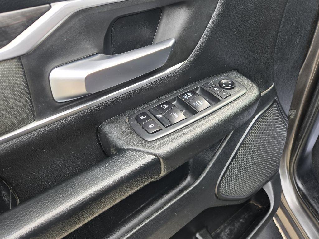 RAM 1500 Big Horn Quad Cab 4WD 2020