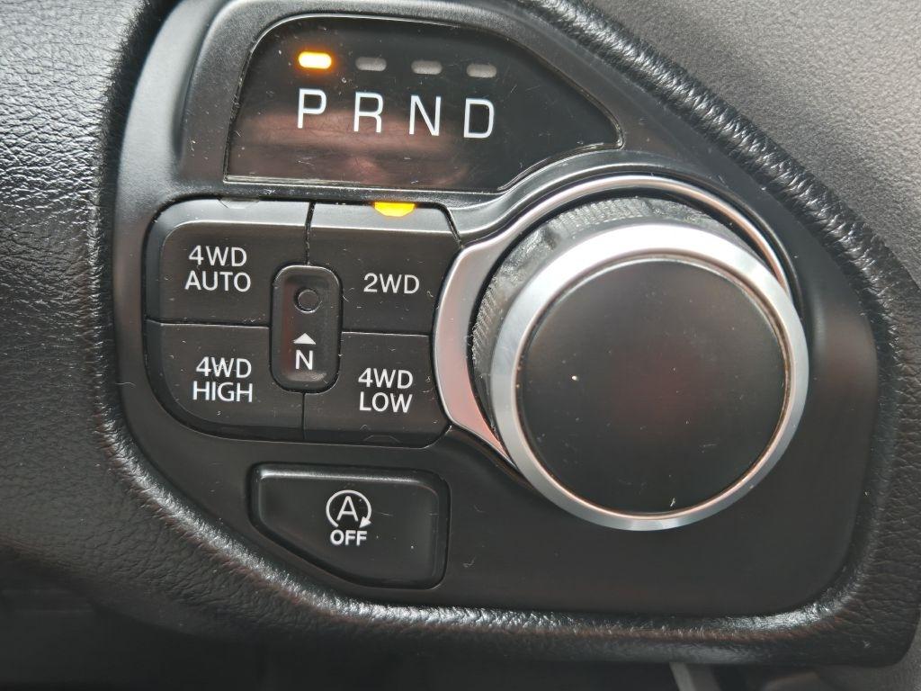 RAM 1500 Big Horn Quad Cab 4WD 2020