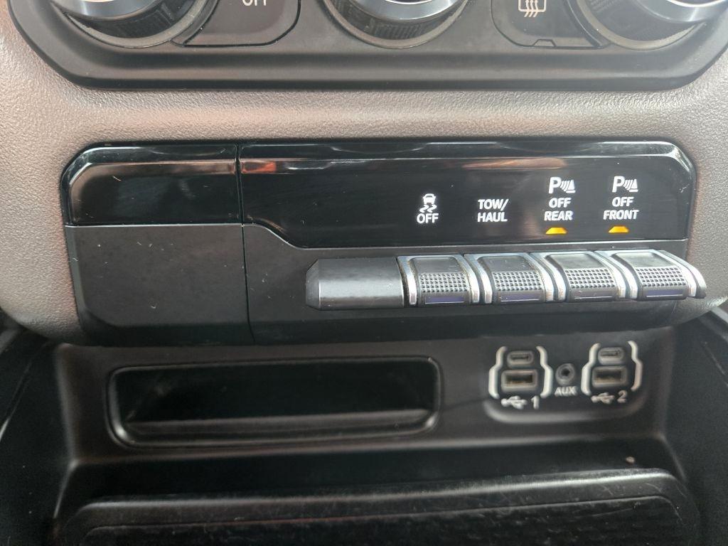 RAM 1500 Big Horn Quad Cab 4WD 2020