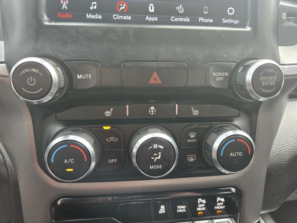 RAM 1500 Big Horn Quad Cab 4WD 2020