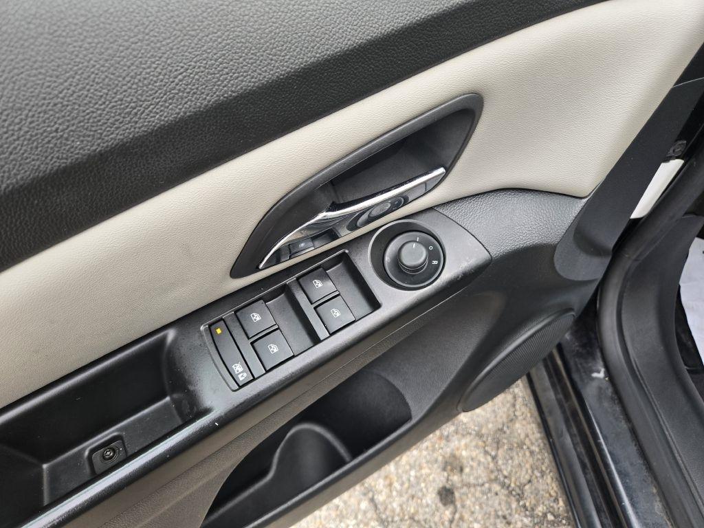 Chevrolet Cruze LS Auto 2013