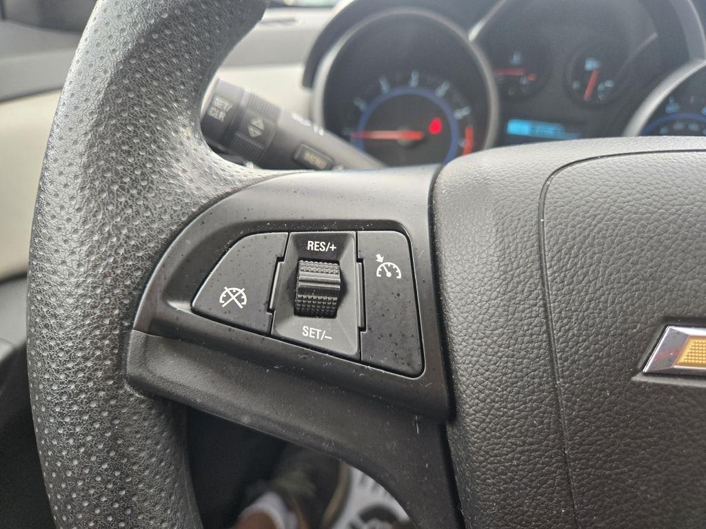 Chevrolet Cruze LS Auto 2013