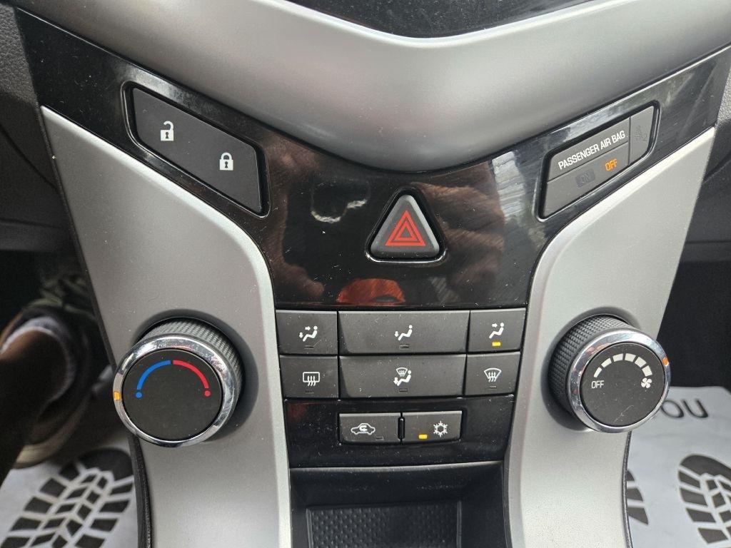 Chevrolet Cruze LS Auto 2013