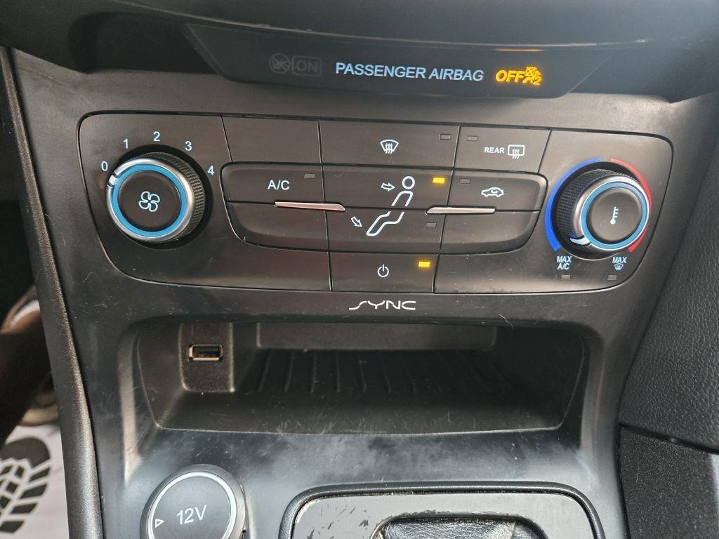 Ford Focus SE Sedan 2015