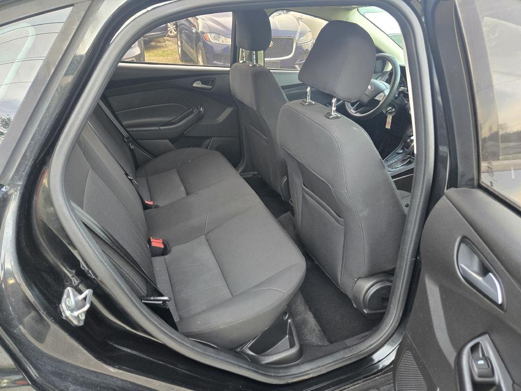Ford Focus SE Sedan 2015