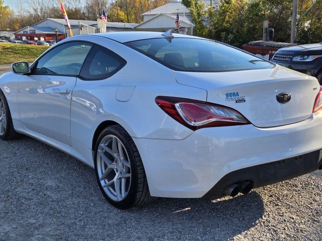 Hyundai Genesis Coupe 2.0T Auto 2013