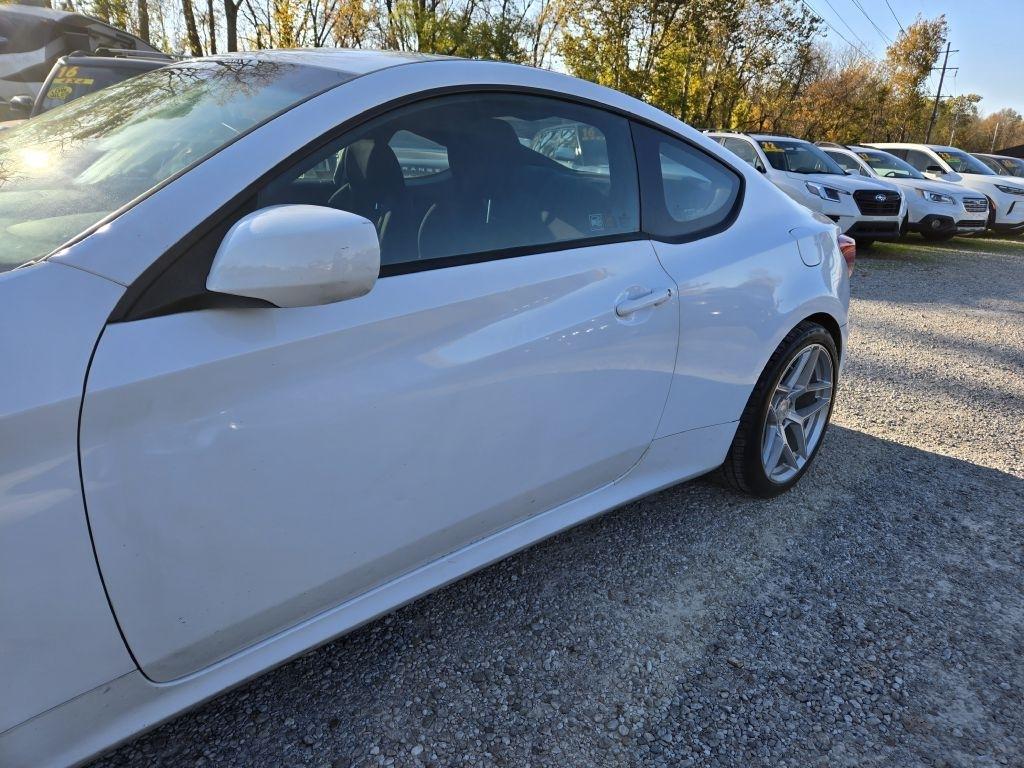 Hyundai Genesis Coupe 2.0T Auto 2013