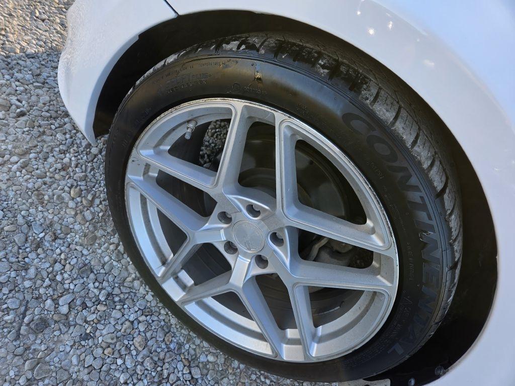 Hyundai Genesis Coupe 2.0T Auto 2013