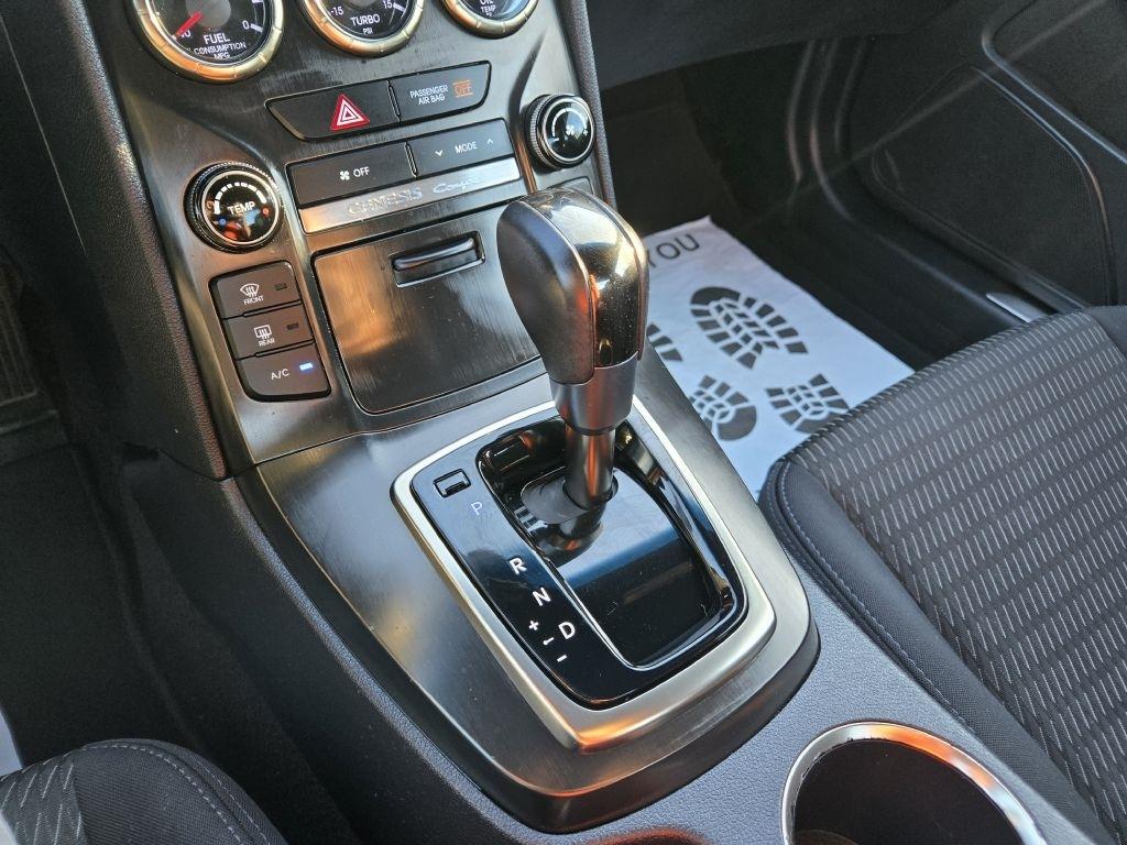 Hyundai Genesis Coupe 2.0T Auto 2013