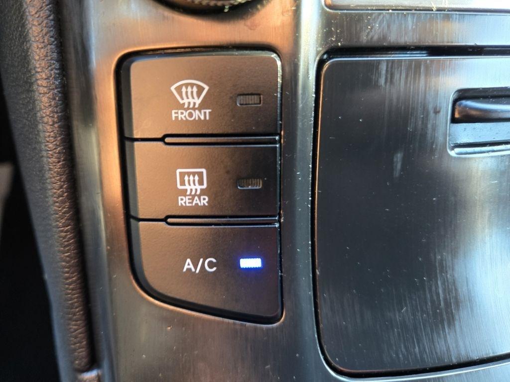 Hyundai Genesis Coupe 2.0T Auto 2013