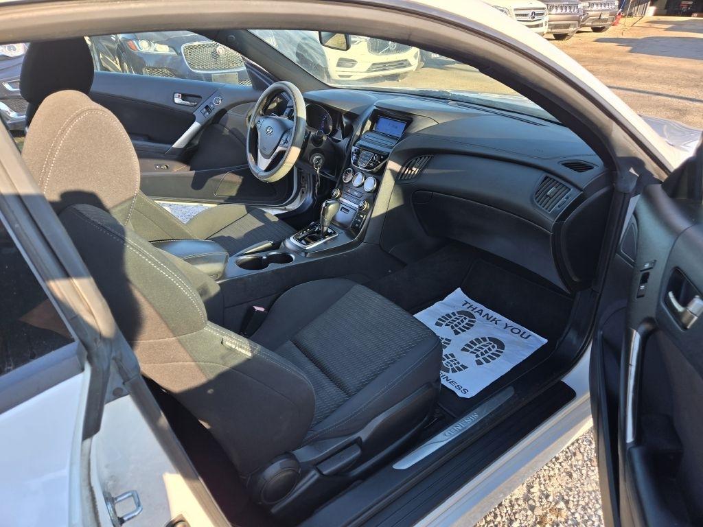 Hyundai Genesis Coupe 2.0T Auto 2013