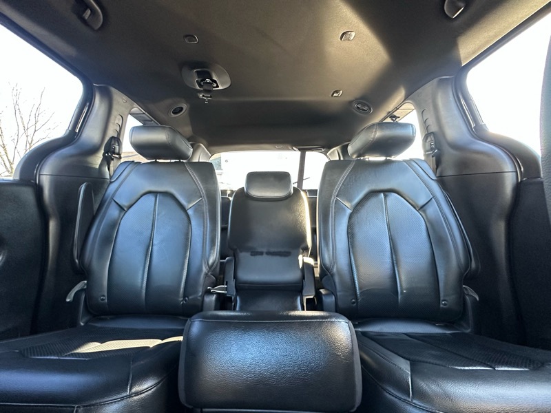 Chrysler Pacifica Touring L Plus 35th Anniversary FWD 2020