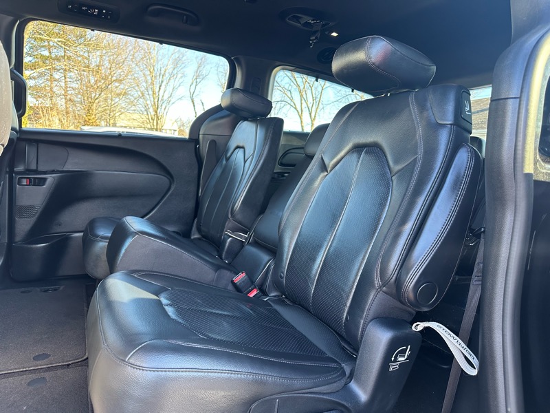 Chrysler Pacifica Touring L Plus 35th Anniversary FWD 2020