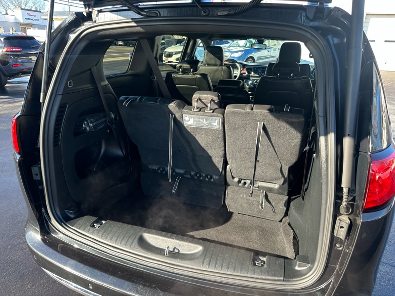 Chrysler Pacifica Touring L Plus 35th Anniversary FWD 2020