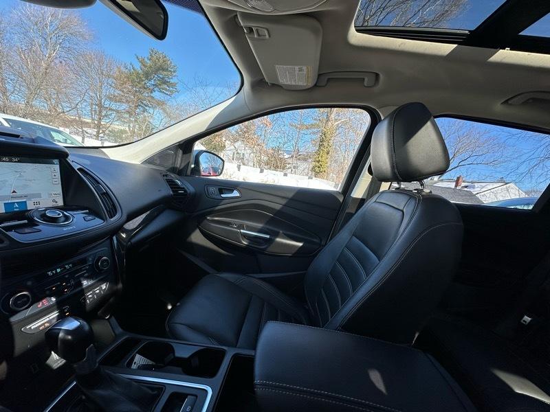 Ford Escape Titanium 4WD 2017