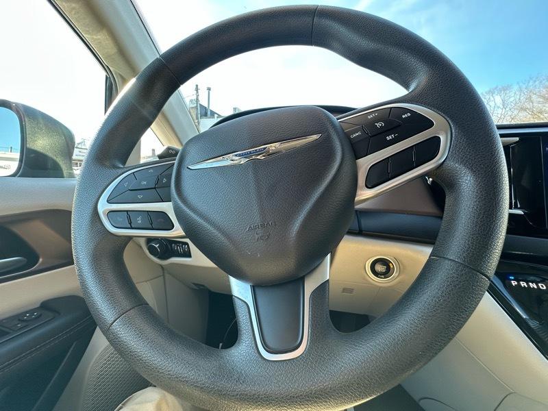 Chrysler Pacifica Touring 2017