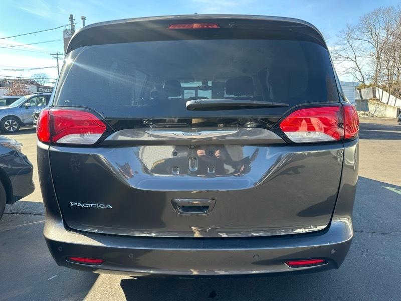 Chrysler Pacifica Touring 2017