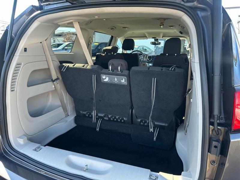 Chrysler Pacifica Touring 2017