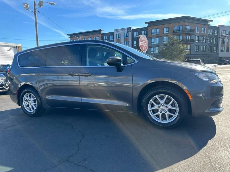 Chrysler Pacifica Touring 2017
