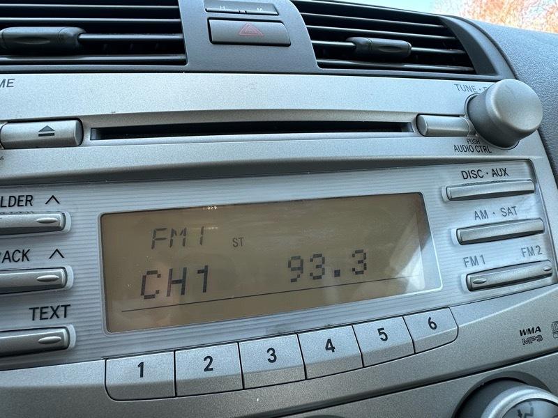 Toyota Camry LE 6-Spd AT 2011